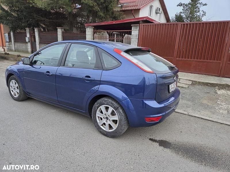 Second-hand Ford Focus Trend 100 CP (73 kW) 2008 Culoarealbastru Hatchback