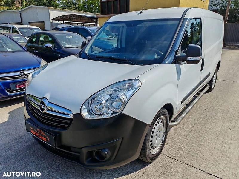 Culoarealb Utilizat 2018 Opel Combo Monovolum | 6.699 EUR (Preț bun) - Imagine 1/4