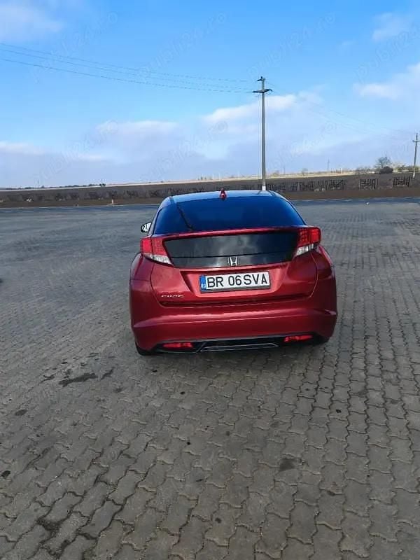 Second-hand Honda Civic 120 CP (88 kW) 2014 Rosu Hatchback