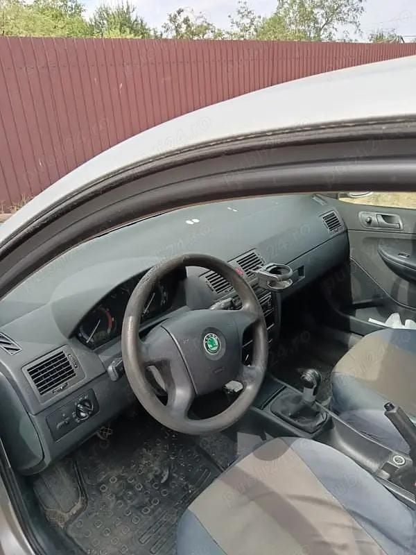 Gri Utilizat 2007 Skoda Fabia Hatchback | 2.500 EUR - Imagine 1/3