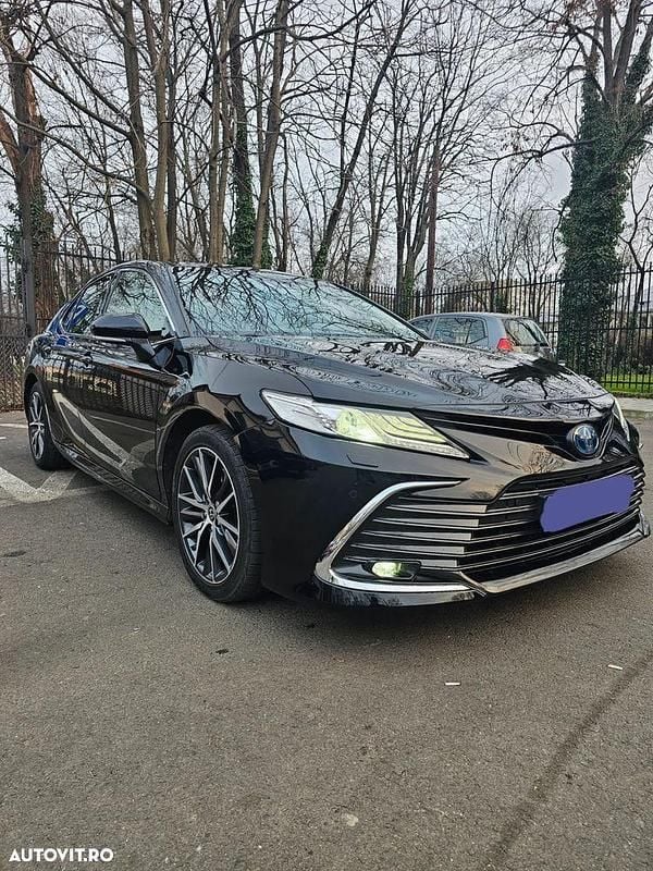 Second-hand Toyota Camry Executive 218 CP (160 kW) 2021 Culoarenegru Berlinǎ