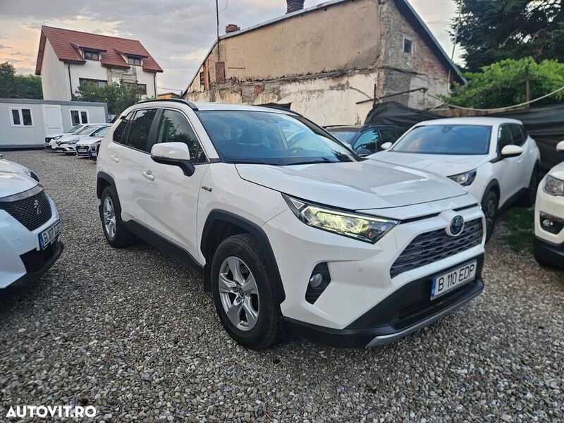 Alb Utilizat 2021 Toyota RAV4 Hybrid SUV | 25.000 EUR (Preț bun) - Imagine 1/4
