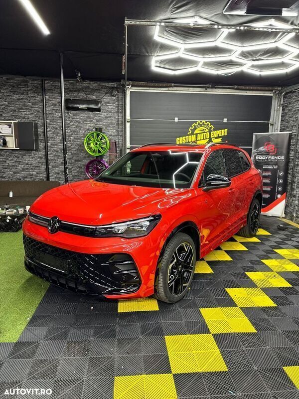 Rosu Utilizat 2024 VW Tiguan R-line SUV | 49.980 EUR - Imagine 1/4