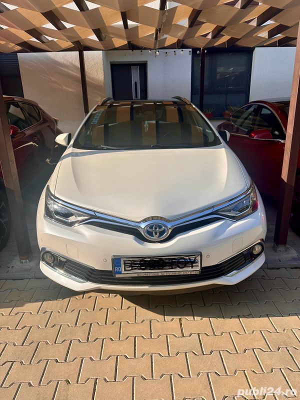 Alb Utilizat 2017 Toyota Auris Hybrid Break | 16.000 EUR (Preț OK) - Imagine 1/4