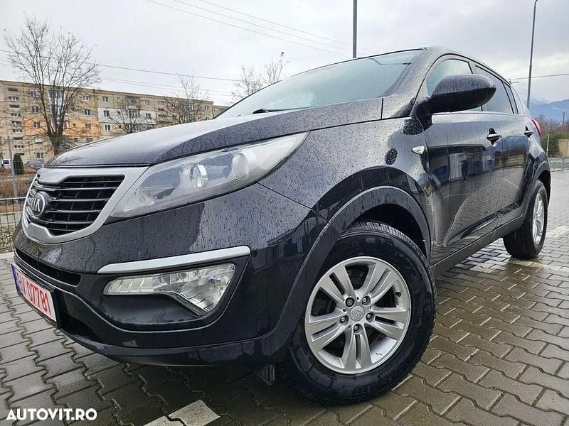 Culoarenegru Second-hand 2013 Kia Sportage Classic SUV | 8.700 EUR (Preț OK) - Imagine 1/4