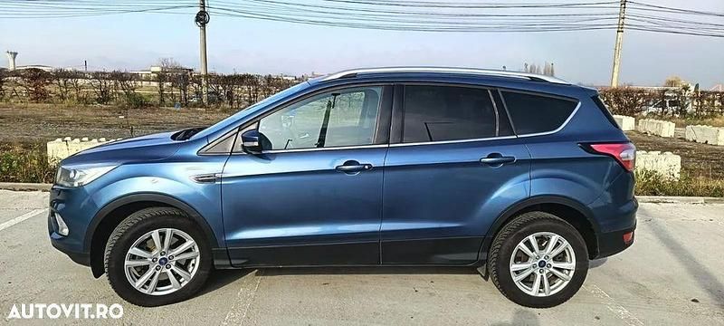 Second-hand Ford Kuga Trend 150 CP (110 kW) 2019 Culoarealbastru SUV