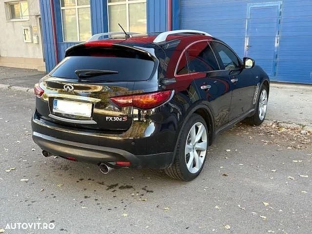 Second-hand Infiniti QX70 Premium 238 CP (175 kW) 2013 Culoarenegru SUV