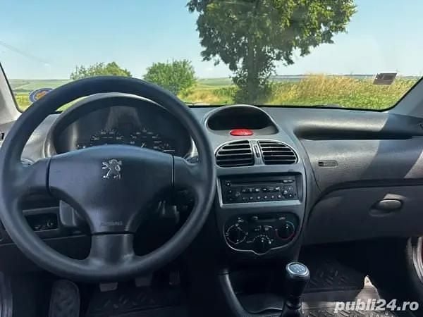 Utilizat 2007 Peugeot 206 | 1.400 EUR (Preț OK) - Imagine 1/4