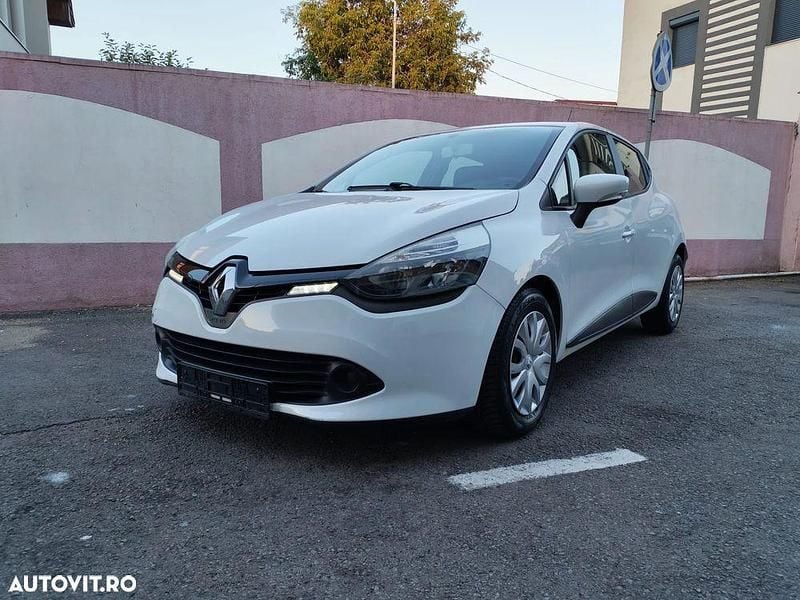 Alb Utilizat 2014 Renault Clio IV Dynamique | 4.100 EUR (Preț bun) - Imagine 1/4