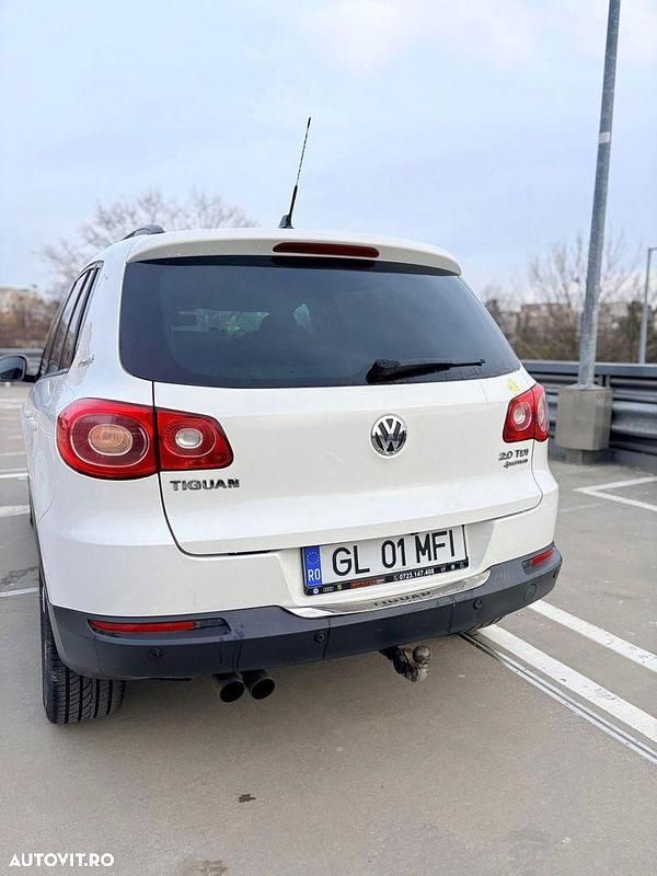 Second-hand VW Tiguan Sportline 150 CP (110 kW) 2011 Culoarealb SUV