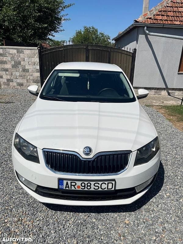 Culoarealb Utilizat 2014 Skoda Octavia Classic Berlinǎ | 7.100 EUR (Preț bun) - Imagine 1/4