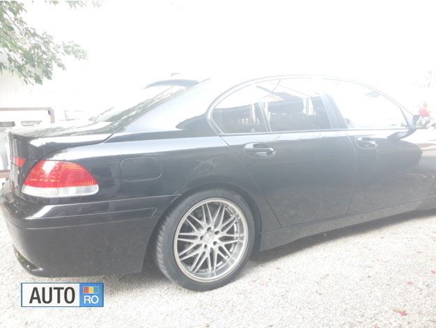 Second-hand BMW 730 218 CP (160 kW) 2002 Negru Berlinǎ