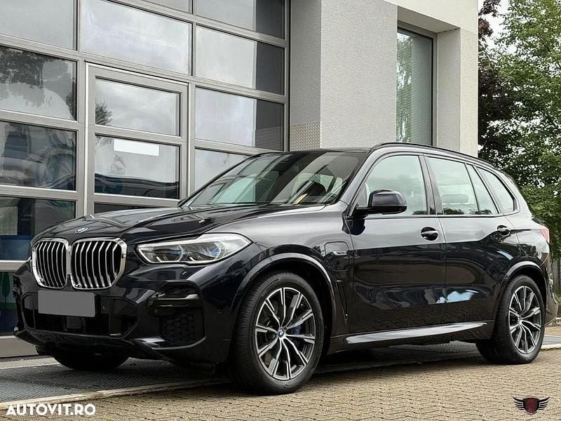 Culoarenegru Utilizat 2022 BMW X5 Comfort Edition SUV | 52.365 EUR (Preț bun) - Imagine 1/4