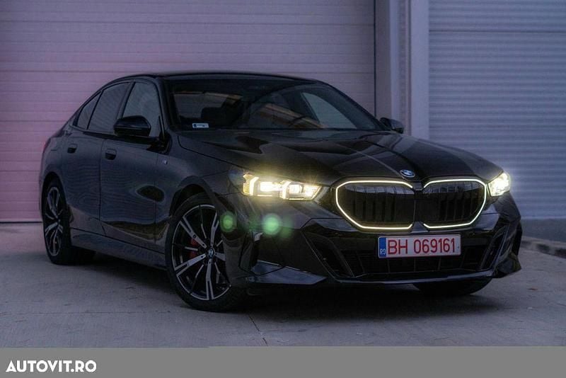 Culoarenegru Utilizat 2024 BMW 540 Shadowline Berlinǎ | 67.990 EUR - Imagine 1/4