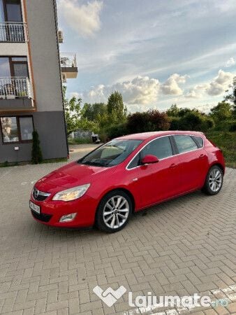 Utilizat 2011 Opel Astra Hatchback | 3.500 EUR (Preț bun) - Imagine 1/4