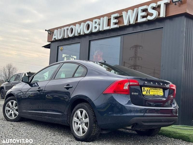 Second-hand Volvo S60 163 CP (119 kW) 2011 Culoarealbastru Berlinǎ