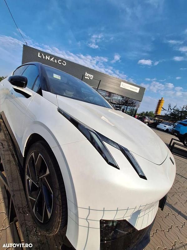 Nouă Lynk & Co 02 200 kW (272 CP) 2025 Culoarealb SUV