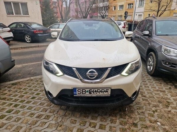Alb Utilizat 2015 Nissan Qashqai SUV | 11.900 EUR - Imagine 1/4