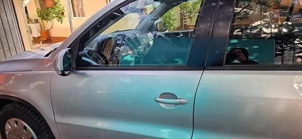 Gri Utilizat 2012 VW Tiguan SUV | 7.800 EUR (Preț bun) - Imagine 1/4