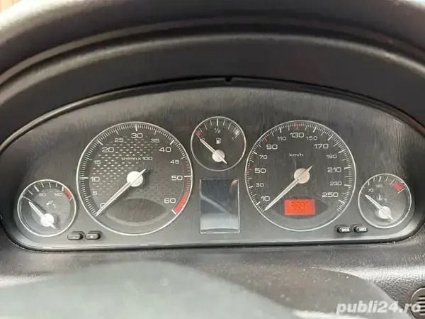 Bej Utilizat 2005 Peugeot 607 Berlinǎ | 2.500 EUR - Imagine 1/4