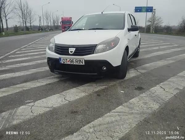 Utilizat 2010 Dacia Sandero Hatchback | 1.500 EUR (Super Preț) - Imagine 1/4