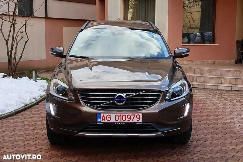 Second-hand Volvo XC60 R-Design 163 CP (119 kW) 2015 Culoaremaro SUV