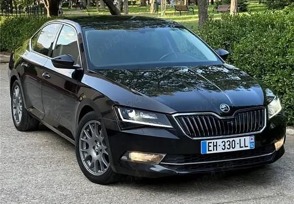 Negru Utilizat 2017 Skoda Superb Berlinǎ | 12.990 EUR (Super Preț) - Imagine 1/4