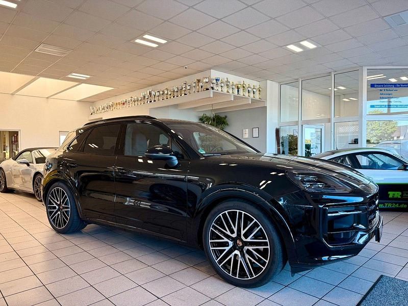 Utilizat 2024 Porsche Cayenne SUV | 129.473 EUR - Imagine 1/1