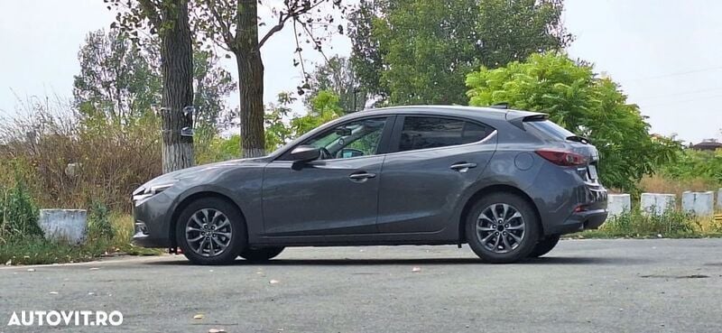 Gri Utilizat 2017 Mazda 3 Hatchback | 11.000 EUR (Preț OK) - Imagine 1/4