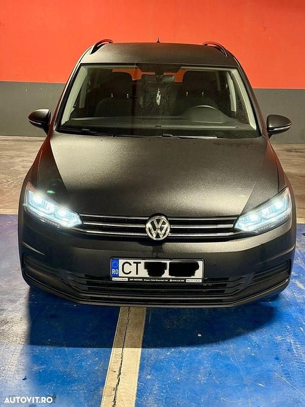 Second-hand VW Touran Comfortline 150 CP (110 kW) 2019 Culoarenegru Monovolum