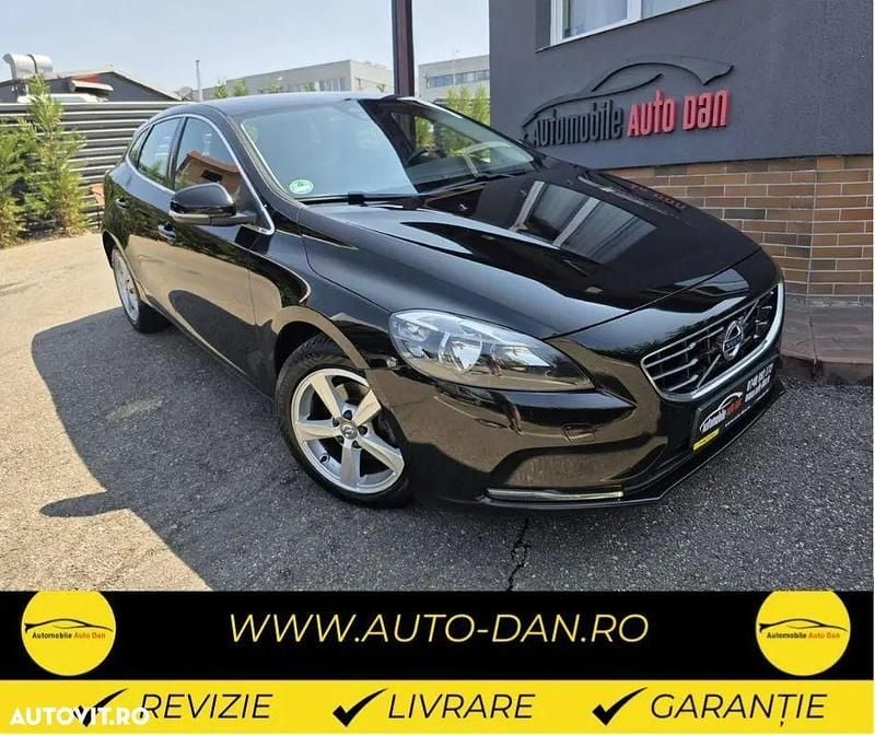 Culoarenegru Utilizat 2015 Volvo V40 Momentum Break | 8.190 EUR (Puțin scump) - Imagine 1/4