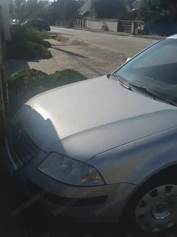 Utilizat 2001 VW Passat Berlinǎ | 950 EUR (Super Preț) - Imagine 1/4