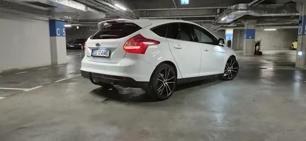 Second-hand Ford Focus 184 CP (135 kW) 2013 Alb Hatchback
