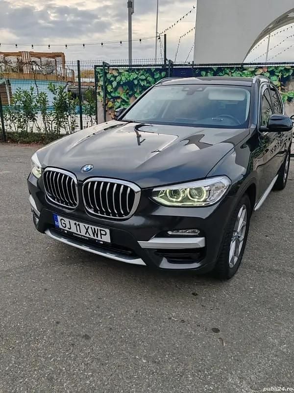 Gri Second-hand 2018 BMW X3 SUV | 24.990 EUR (Puțin scump) - Imagine 1/4