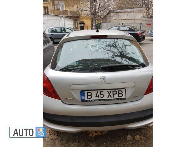 Second-hand Peugeot 207 90 CP (66 kW) 2006 Argintiu Berlinǎ