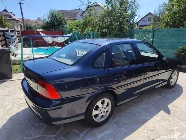 Second-hand Opel Vectra 125 CP (91 kW) 2001 Berlinǎ