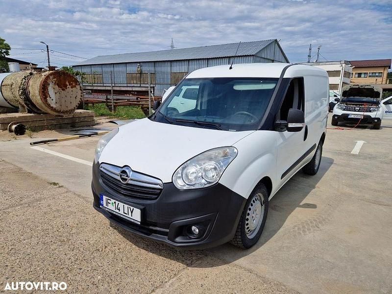 Culoarealb Utilizat 2016 Opel Combo Monovolum | 6.200 EUR (Preț OK) - Imagine 1/4