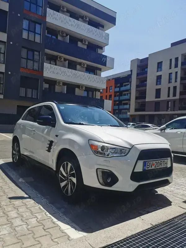 Alb Utilizat 2015 Mitsubishi ASX SUV | 8.900 EUR (Preț OK) - Imagine 1/4
