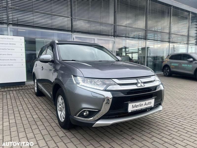 Culoaregri Utilizat 2017 Mitsubishi Outlander SUV | 13.501 EUR (Preț OK) - Imagine 1/4