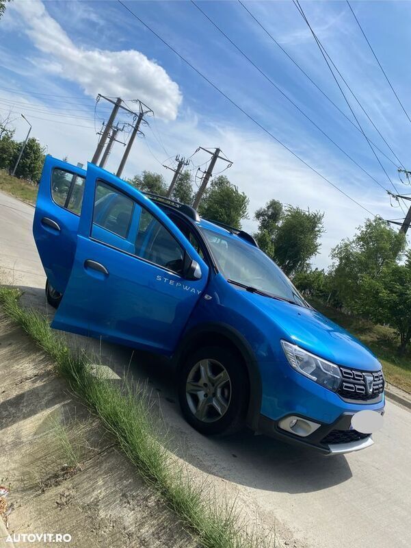 Albastru Utilizat 2021 Dacia Sandero Ambiance Hatchback | 8.400 EUR (Preț OK) - Imagine 1/4