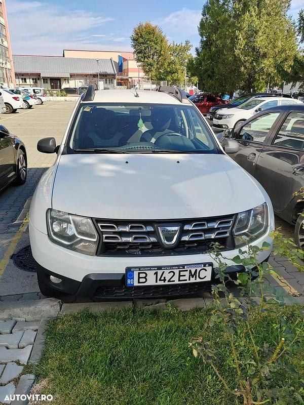 Culoarealb Utilizat 2016 Dacia Duster SUV | 6.182 EUR (Super Preț) - Imagine 1/4