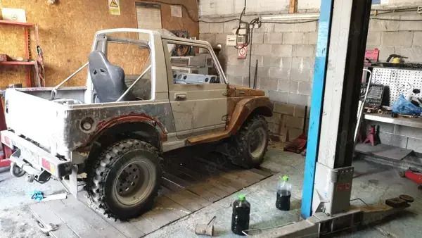 Utilizat 1982 Suzuki Samurai SUV | 2.000 EUR - Imagine 1/4