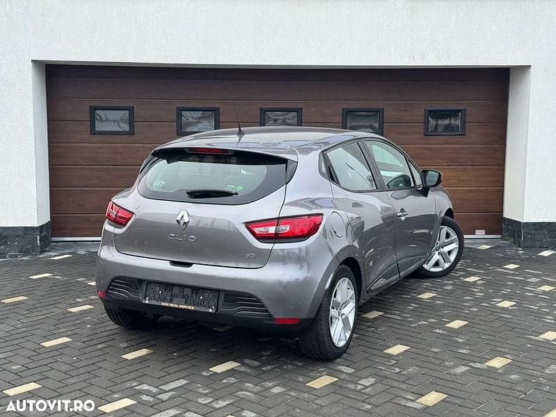 Second-hand Renault Clio IV Life 90 CP (66 kW) 2014 Culoaregri Hatchback