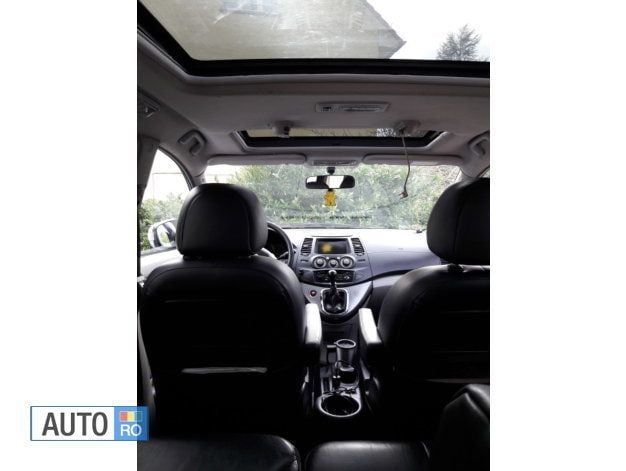 Gri Utilizat 2006 Mitsubishi Grandis Monovolum | 3.800 EUR - Imagine 1/4