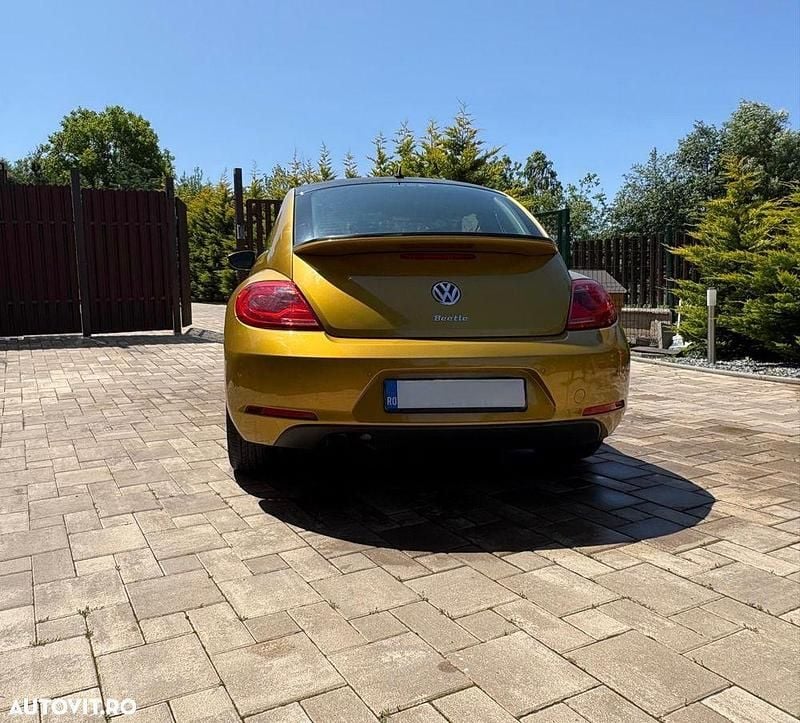 Second-hand VW Beetle 160 CP (117 kW) 2012 Culoaregalbeuriu Hatchback