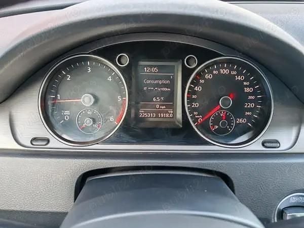 Second-hand VW Passat 140 CP (102 kW) 2011 Argintiu Berlinǎ