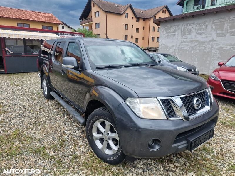 Gri Utilizat 2011 Nissan Navara Pickup | 8.099 EUR (Preț bun) - Imagine 1/4
