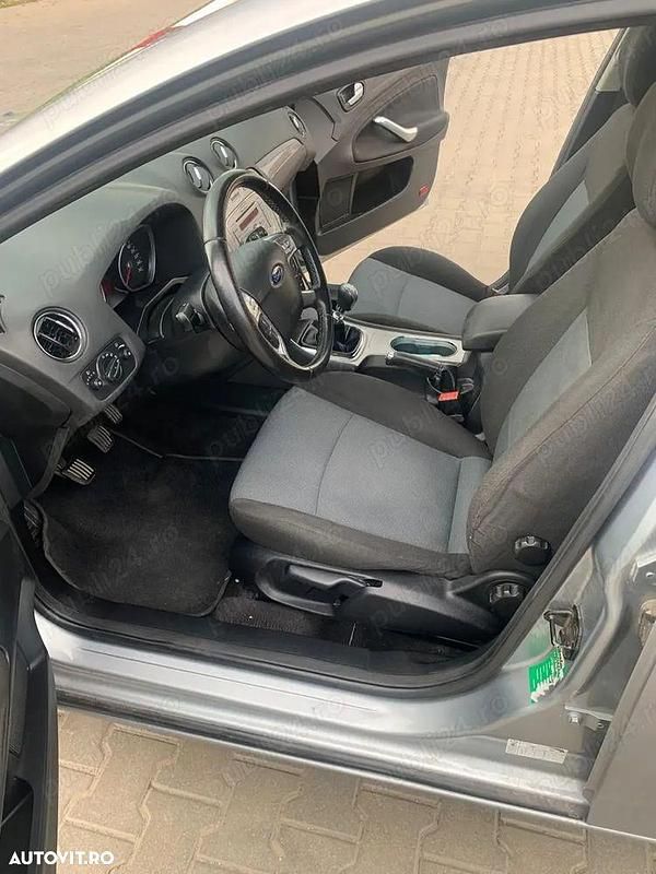 Second-hand Ford Mondeo 125 CP (91 kW) 2008 Culoaregri Berlinǎ