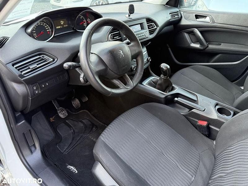 Second-hand Peugeot 308 Active 120 CP (88 kW) 2018 Culoarealb Break