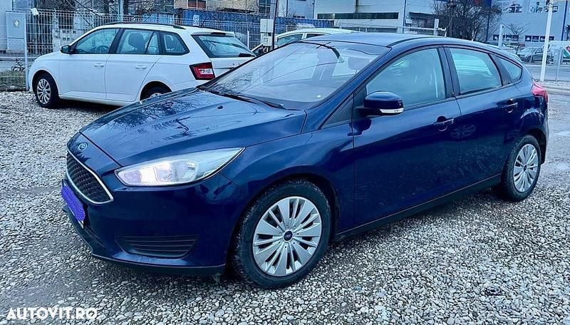 Second-hand Ford Focus 95 CP (69 kW) 2016 Culoarealbastru Hatchback